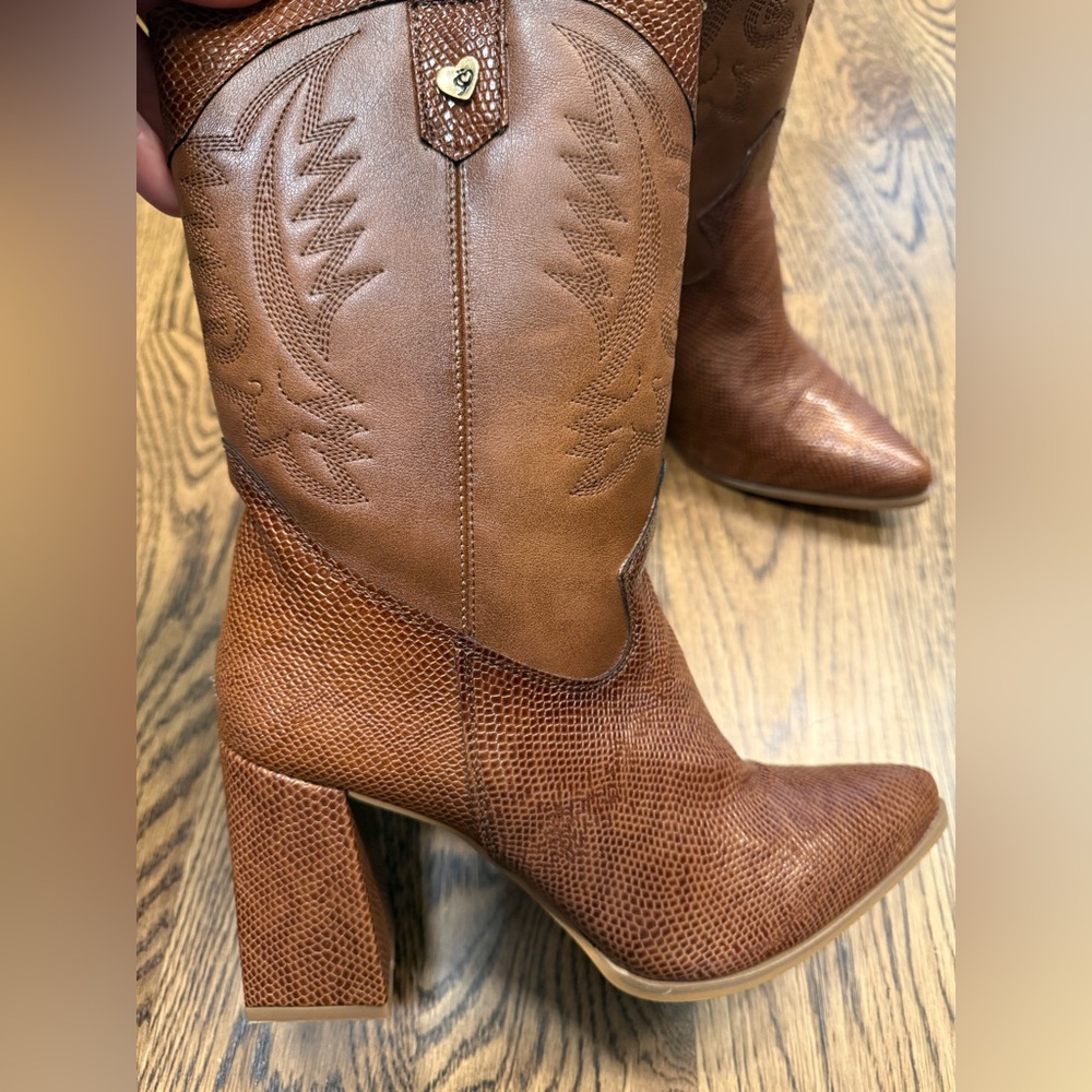 Dressy Cowboy boots Size 8.5